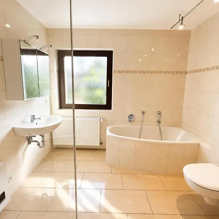 Charmante Mit Grossem Balkon Zum Wohlfuehlen 150 Qm Apartment Herford