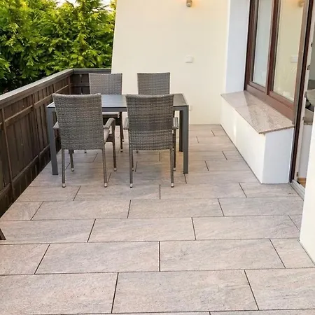 Charmante Mit Grossem Balkon Zum Wohlfuehlen 150 Qm Apartment